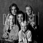28-06-2004 Aad Ouborg with his kids at studio Amsterdam, 
by order of J/M Vaders

[keywords]Black and With Image, Half Length, Posed, Smiling, Eyecontact[/keywords]